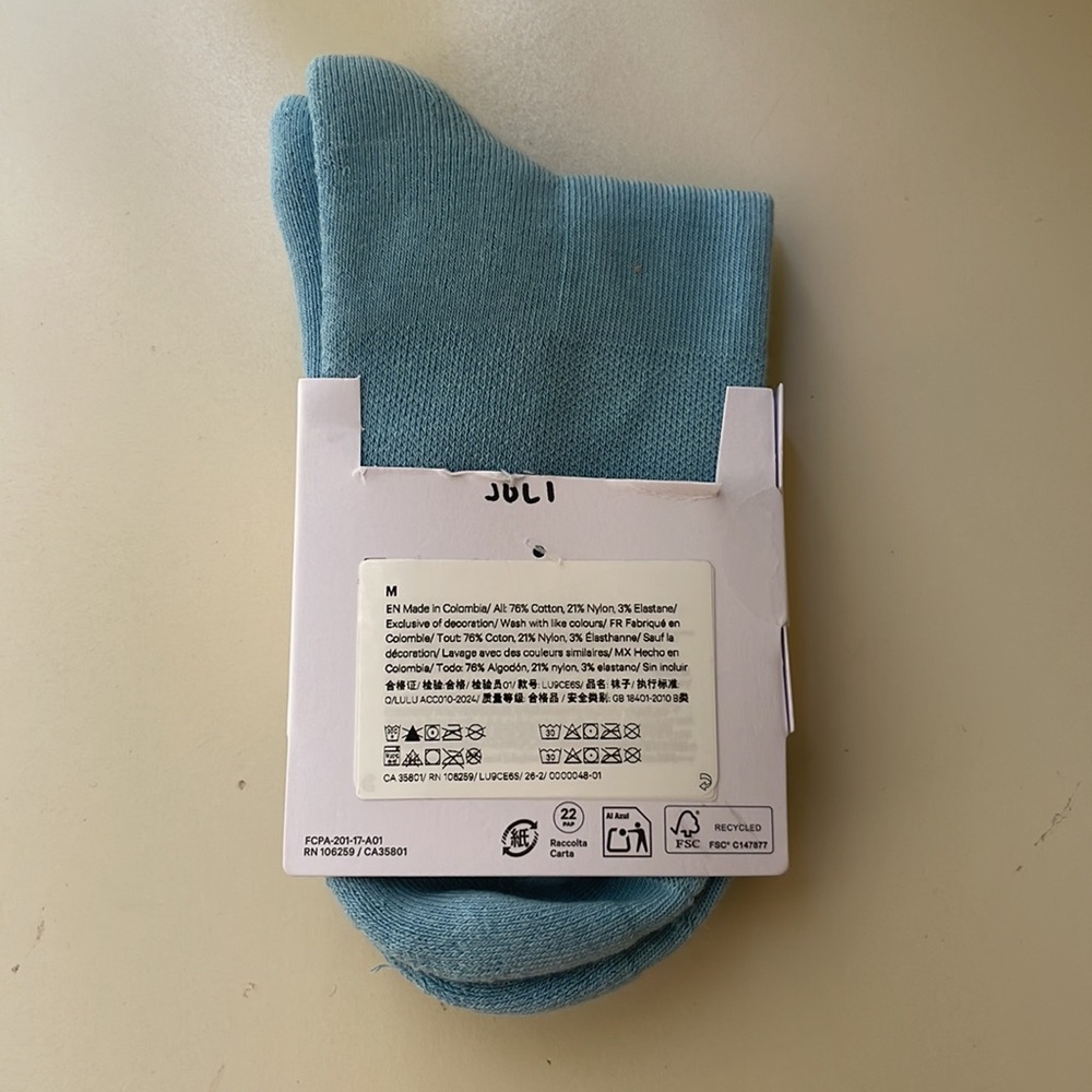 Lululemon Quarter Length Socks Light Blue - Picture 4 of 5